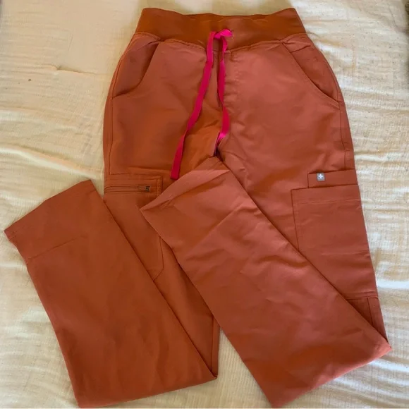 Figs XS-T High-Waisted Yola Scrub Pants - Picture 5 of 6
